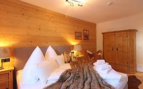 'Chalet-Style' ruhige&zentrale 3-Raum-Suite direkt am Kurpark